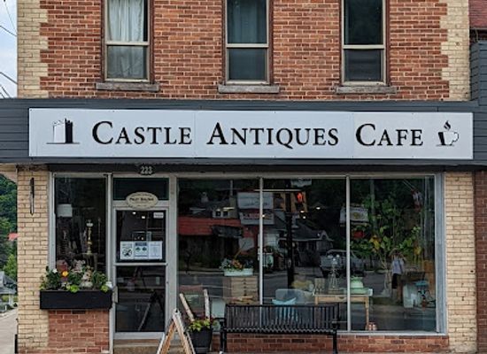 canada/haliburton-highlands/landmark/castle-antiques-cafe