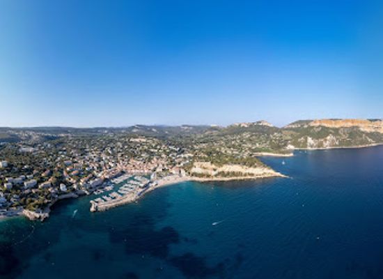 france/marseille-calanques/landmark/plage-de-la-grande-mer