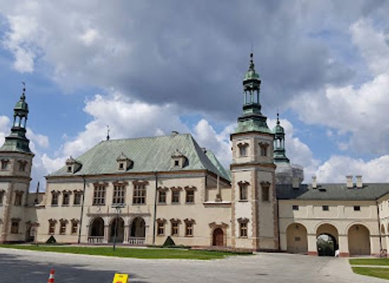 poland/kielce/landmark/the-national-museum-in-kielce