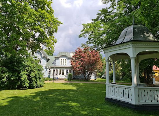 estonia/haapsalu/landmark/lahe-maja-ou