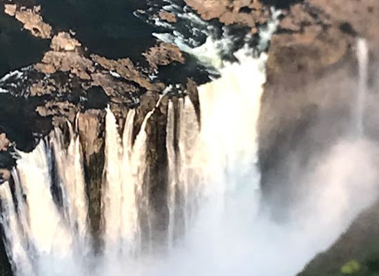 zambia/victoria-falls/landmark/elephant-s-walk-shopping-artist-s-village