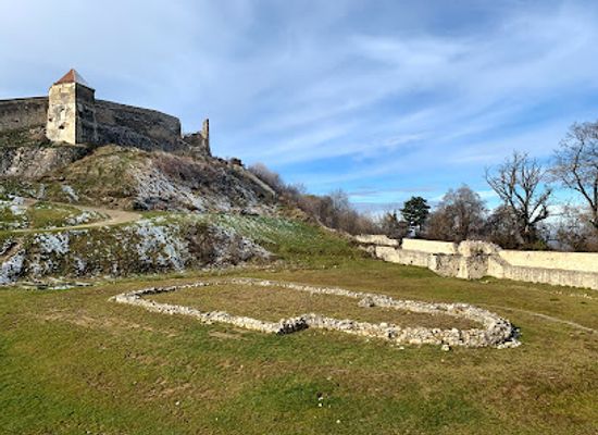 romania/rasnov-area/landmark/sub-cetate-sergiana