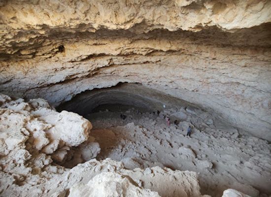 qatar/al-shamal/landmark/musfur-sinkhole