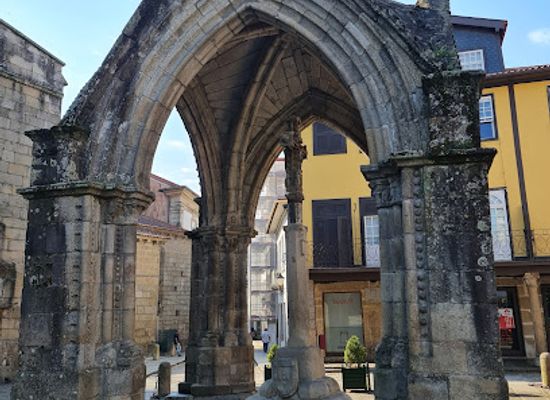 portugal/guimaraes/landmark/padrao-do-salado