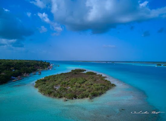 mexico/yucatan-peninsula/landmark/bacalar-lagoon