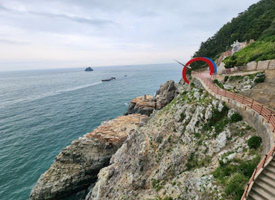 south-korea/busan/landmark/yeongdo-lighthouse