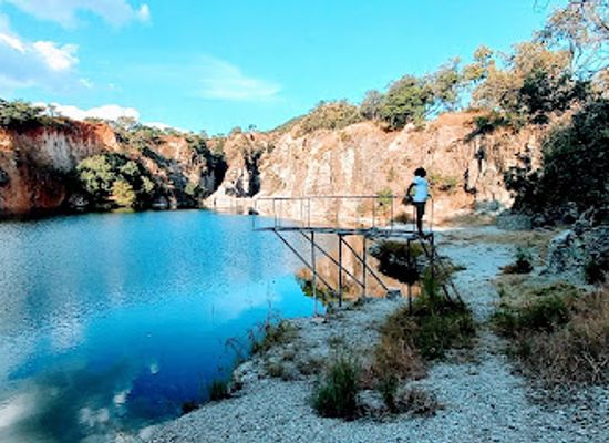 zimbabwe/chinhoyi/landmark/wamada-tours