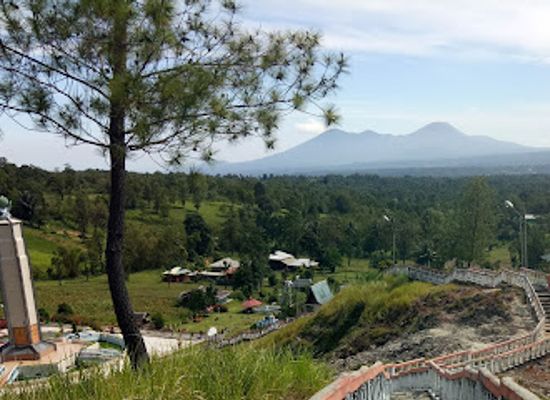 indonesia/north-sulawesi/landmark/bukit-kasih-kanonang