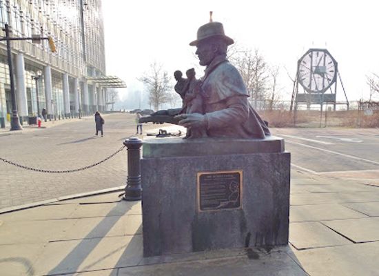 new-jersey/jersey-city/landmark/morris-canal-bronze