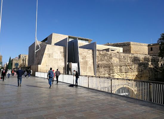 malta/south-eastern-region/landmark/city-gate