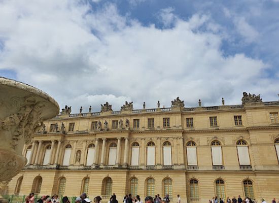 france/versailles/versailles-city-centre/landmark/hall-of-mirrors