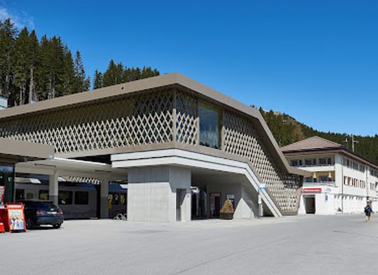 switzerland/arosa/landmark/arosa-tourismus-gasteinformation-rhb