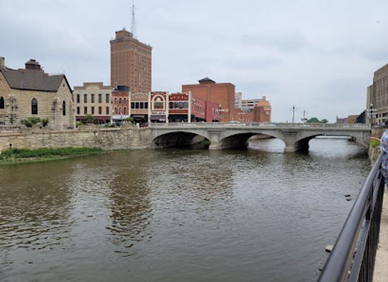 illinois/aurora/landmark/aurora-farmers-market-downtown