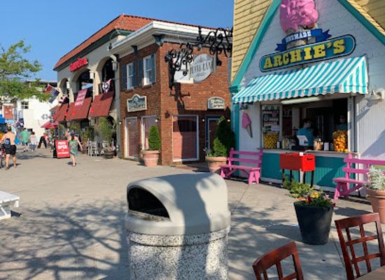 delaware/rehoboth-beach/landmark/penny-lane-mall