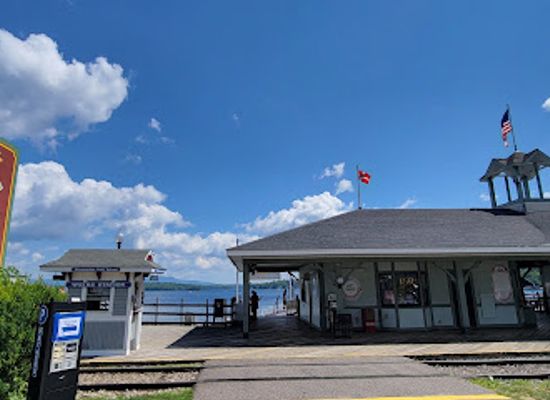 new-hampshire/lakes-region/landmark/winnipesaukee-scenic-railroad-weirs-beach-station