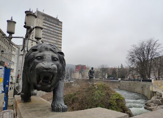 bulgaria/gabrovo/landmark/pametnik-na-racho-kovacha