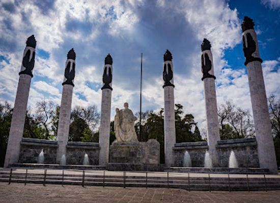 mexico/southeastern-mexico/landmark/obelisco-a-los-ninos-heroes