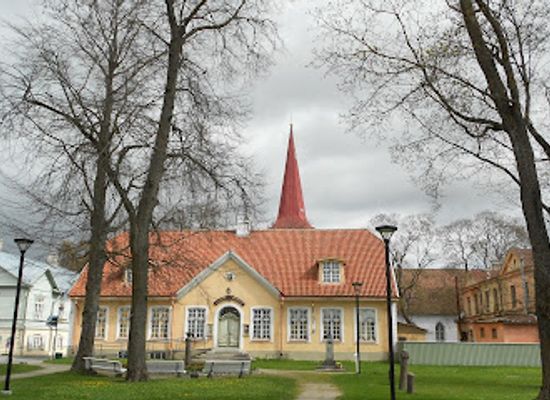 estonia/laanemaa/landmark/haapsalu-raekoda