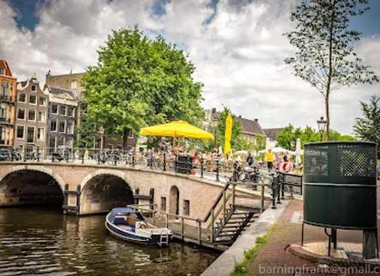 netherlands/amsterdam/landmark/multatuli-statue