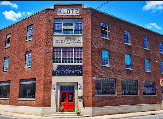 virginia/staunton/landmark/sunspots-studios-glassblowing
