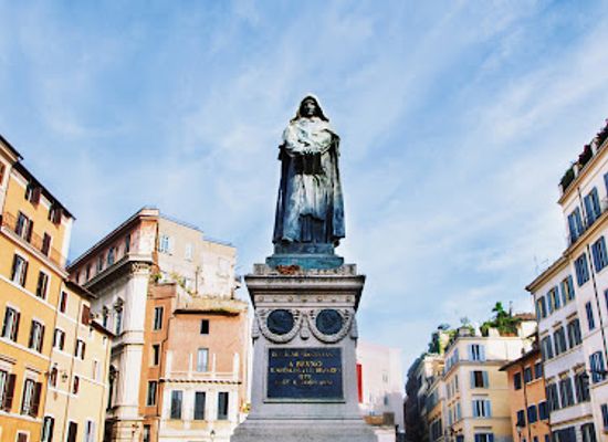 italy/rome/campo-de-fiori/landmark/monumento-a-giordano-bruno