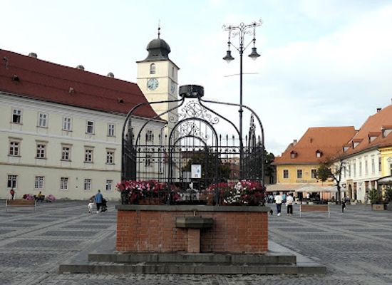 romania/sibiu/landmark/fantana-medievala