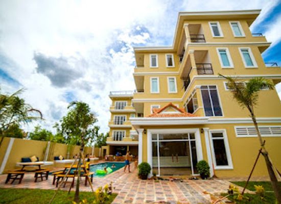 cambodia/kampot-province/landmark/mad-monkey-hostel-kampot