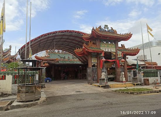 singapore/yishun/landmark/hock-huat-keng-temple