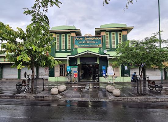 indonesia/yogyakarta/landmark/beringharjo-market