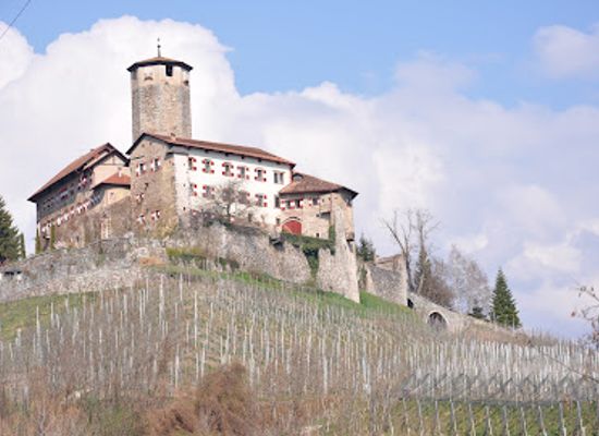 italy/val-di-non/landmark/castel-valer