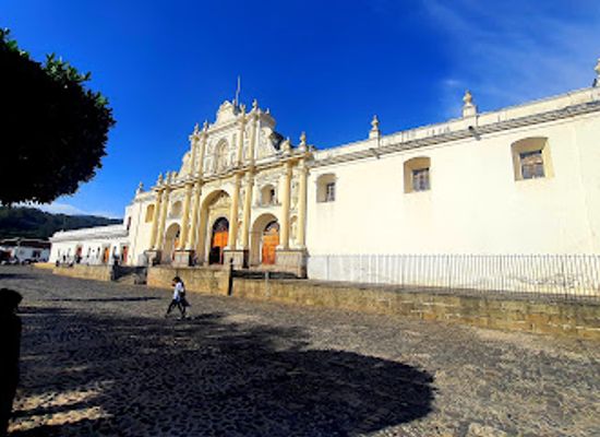 guatemala/antigua-guatemala/landmark/ruinas-de-la-antigua-catedral-metropolitana-de-santiago-de-los-caballeros-de-guatemala