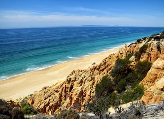 portugal/alentejo-coast/landmark/praia-do-pinheirinho