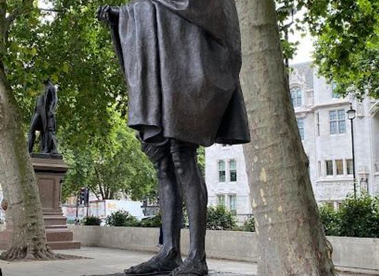united-kingdom/sussex/landmark/mahatma-gandhi-statue