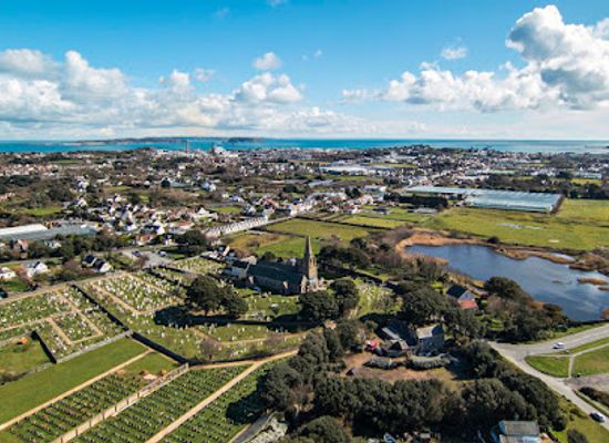 guernsey/vale/landmark/vale-pond