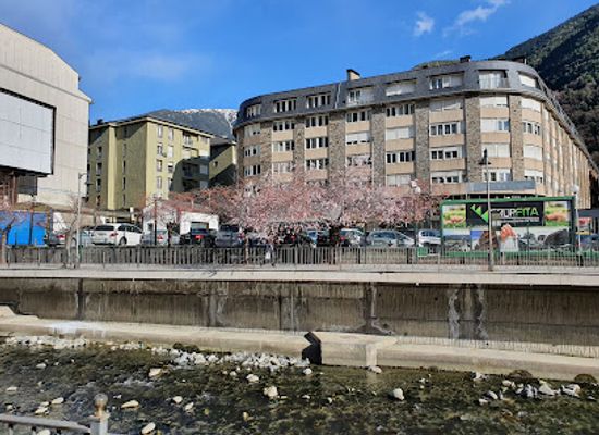 andorra/escaldes-engordany/landmark/mirador-de-les-fonts-les-escaldes