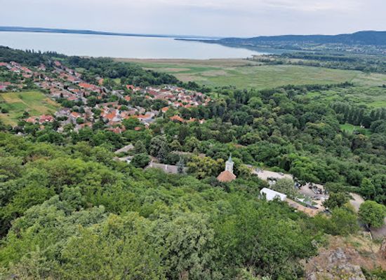 hungary/balaton-uplands-national-park/landmark/szigliget