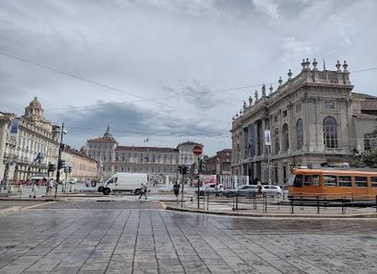 italy/turin/landmark/p-za-castello