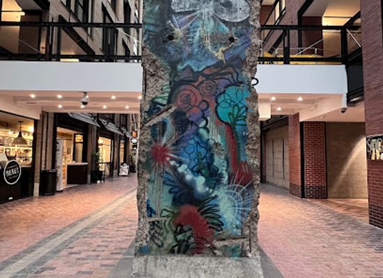 canada/monteregie/landmark/berlin-wall