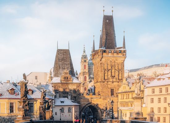 czechia/central-bohemia/landmark/lesser-town-bridge-tower