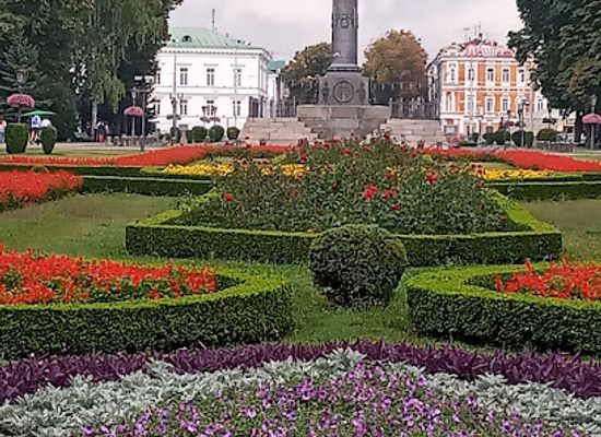 ukraine/poltava/landmark/corpus-park