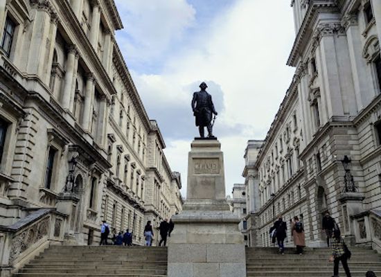 united-kingdom/london/landmark/clive-of-india-memorial