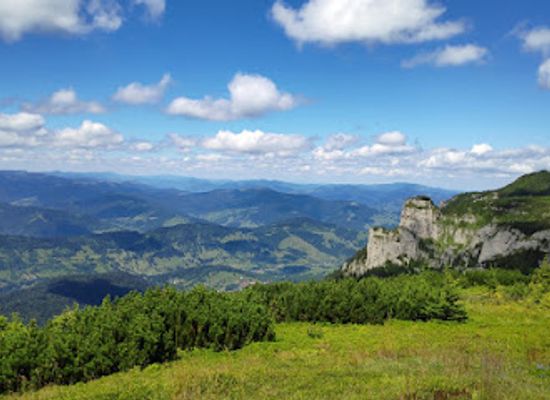 romania/ceahlau-national-park/landmark/ceahlau-massif