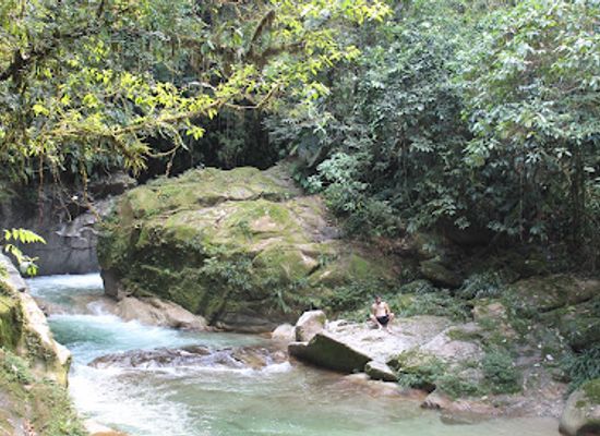 ecuador/tena/landmark/laguna-azul-guaysayacu
