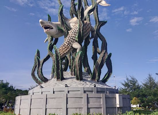 indonesia/surabaya/kenjeran/landmark/suroboyo-park