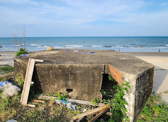 malaysia/kuantan/landmark/british-bunker-kampung-pelindung