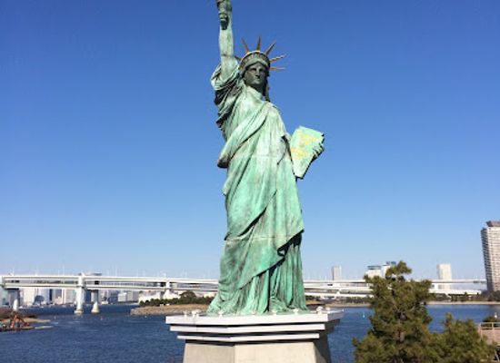 japan/higo/landmark/the-life-sized-unicorn-gundam-statue