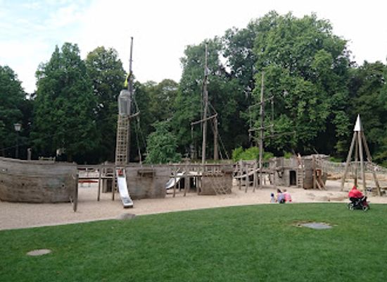 luxembourg/red-lands/landmark/pirate-ship-playground