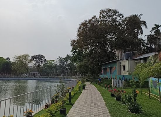 india/guwahati/uzan-bazaar/landmark/jorpukhuri-park