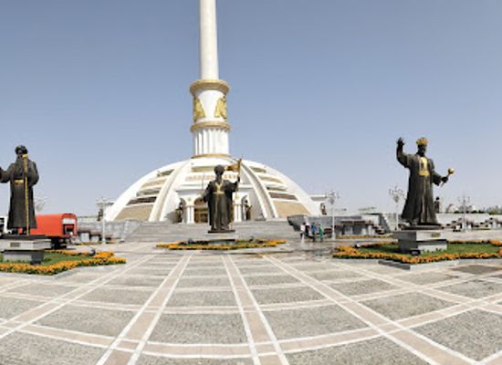 turkmenistan/kopetdag-mountains/landmark/independence-park
