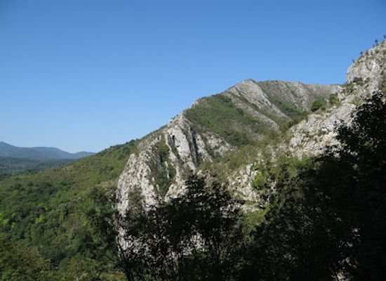 romania/hunedoara/landmark/pestera-zidita-mada